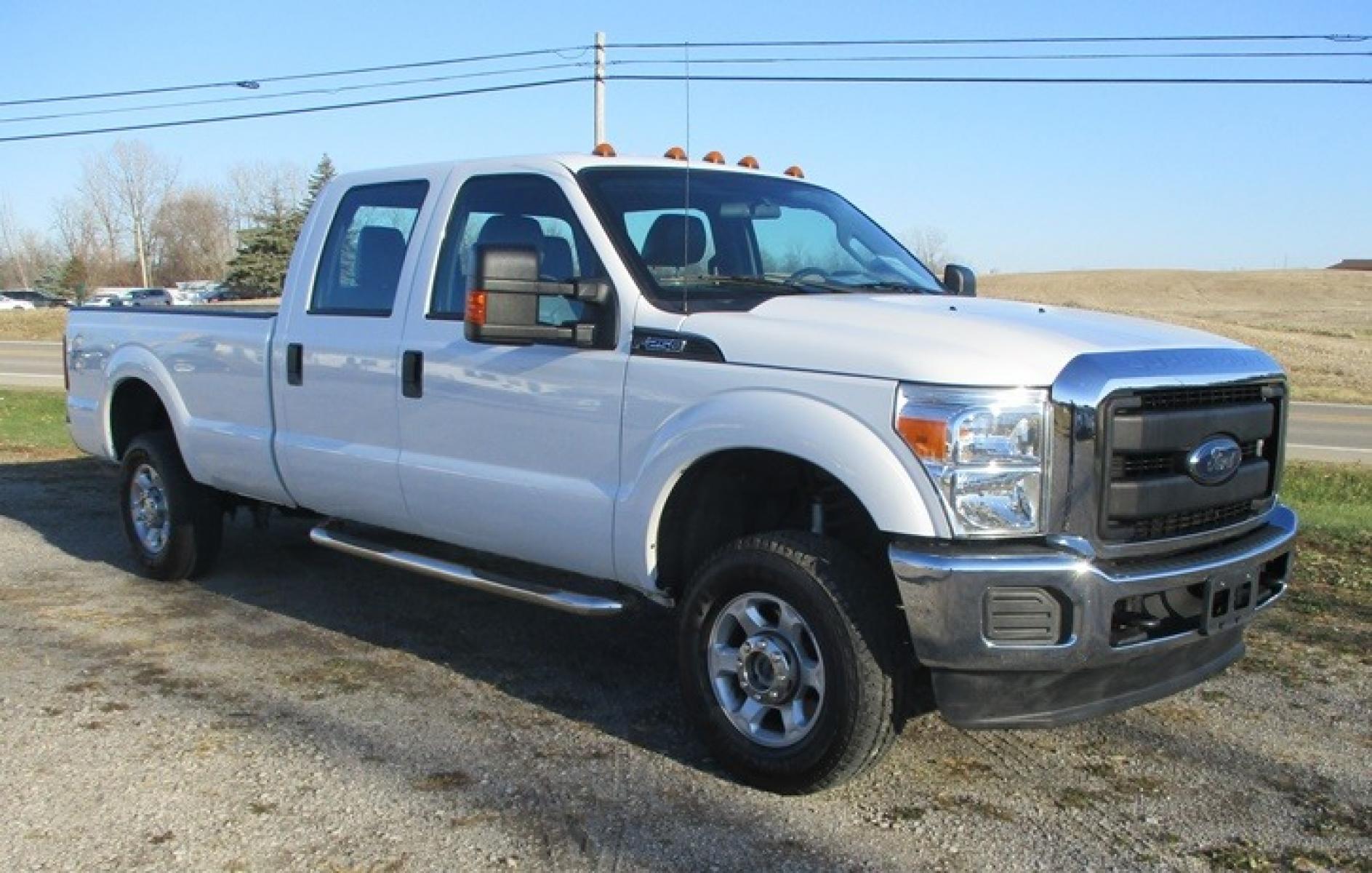 2016 White /Gray Ford F-250 SD (1FT7W2B60GE) with an 6.2 V8 engine, Auto transmission, located at 1725 US-68 N, Bellefontaine, OH, 43311, (937) 592-5466, 40.387783, -83.752388 - 2016 FORD F250 “SUPER DUTY” w/”APPEARANCE PKG” XL CREW CAB 4x4 6.2 V8, AUTO, White/Gray, AMFM/CD, Power Mirrors, Power Windows, Power Locks, Power Brakes, Power Steering w/tilt/cruise, Trailer Package w/bumper & bed hitch, Electric trailer brake, Bed Liner, Chrome Bumpers, Chrome Tube Steps - Photo #1